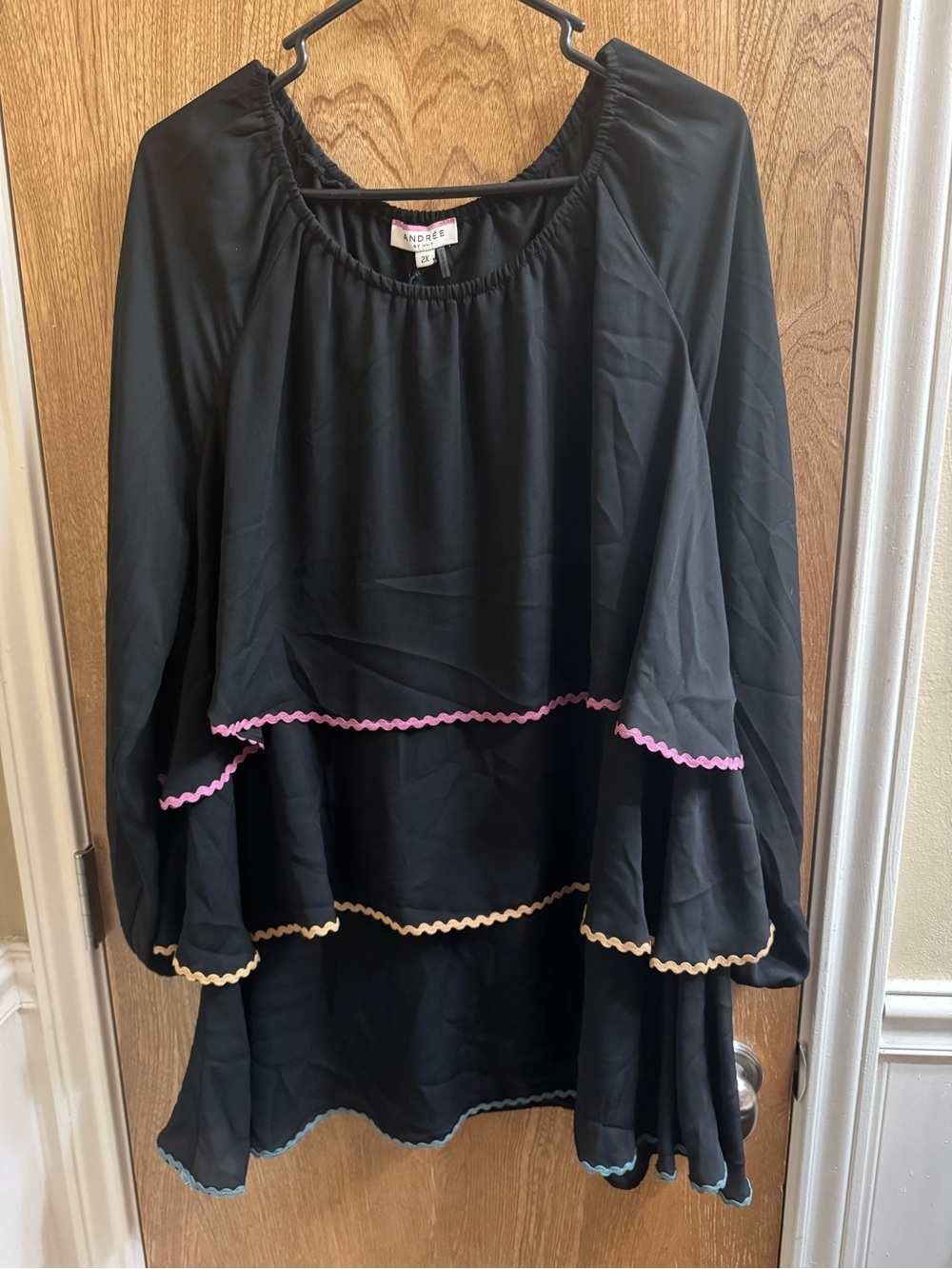 Andree By Unit Layered Ruffled Flowy Long Sleeve Black Top Colored Trim Plus 2X